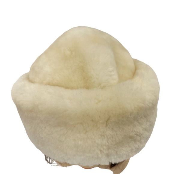 NWOT Sheepskin Hat Small Ivory - Picture 6 of 11